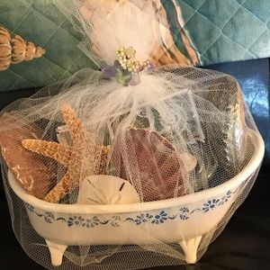 Gift tub...candles & beach themed ornaments